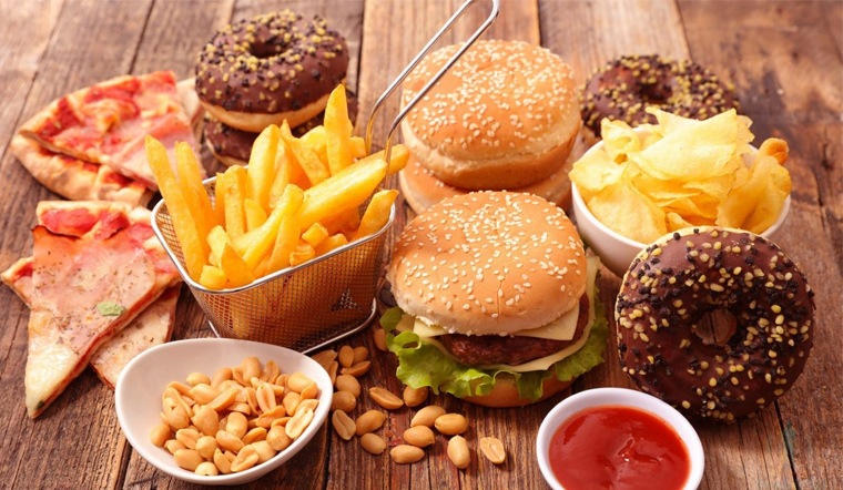 Những thực phẩm mà bệnh nhân tim mạch không nên ăn: thức ăn nhanh