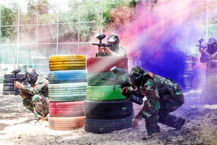 Bắn súng sơn phù hợp với nhóm bạn (Ảnh: Sưu tầm)