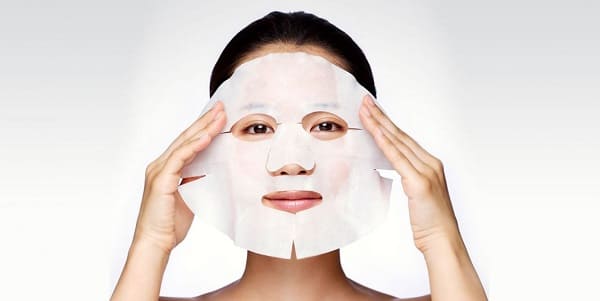 Đắp mặt nạ là bước cần thiết giúp da căng bóng tức thời