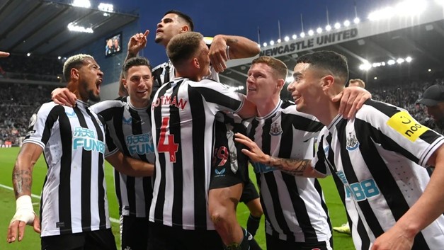 Newcastle lọt top 4 bảng xếp hạng Ngoại hạng Anh