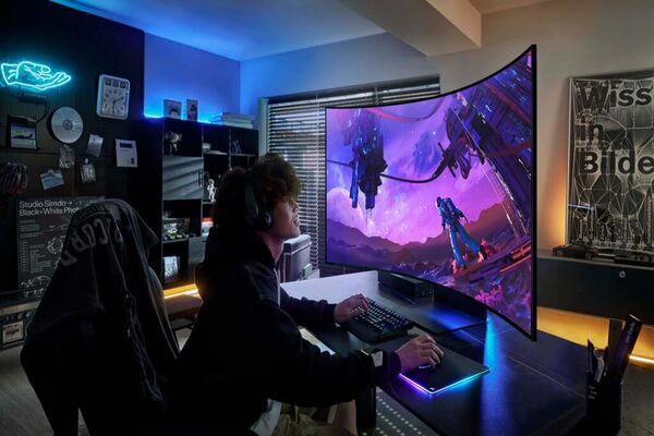 Màn hình gaming cong