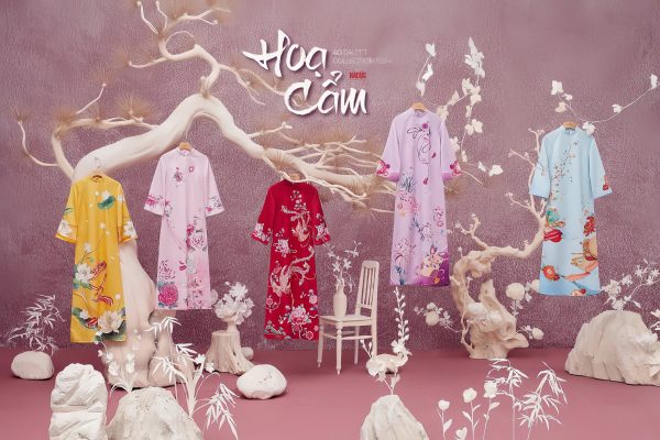 BST áo dài Tết 2024 của Hà Cúc mang tên Họa Cẩm