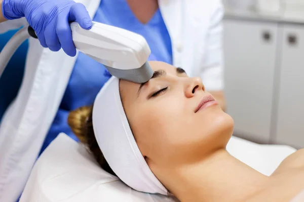Ngành thẩm mỹ dần trở thành xu hướng nghề nghiệp trong tương lai ở Việt Nam