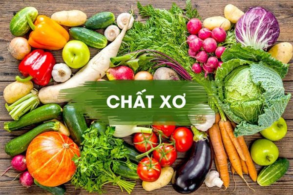 Các nguồn chất xơ như hạt lanh, hạt chia, và rau xanh, là những nguyên liệu hỗ trợ quá trình giảm cân.