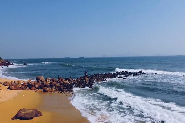 Bãi biển xanh trải dài
