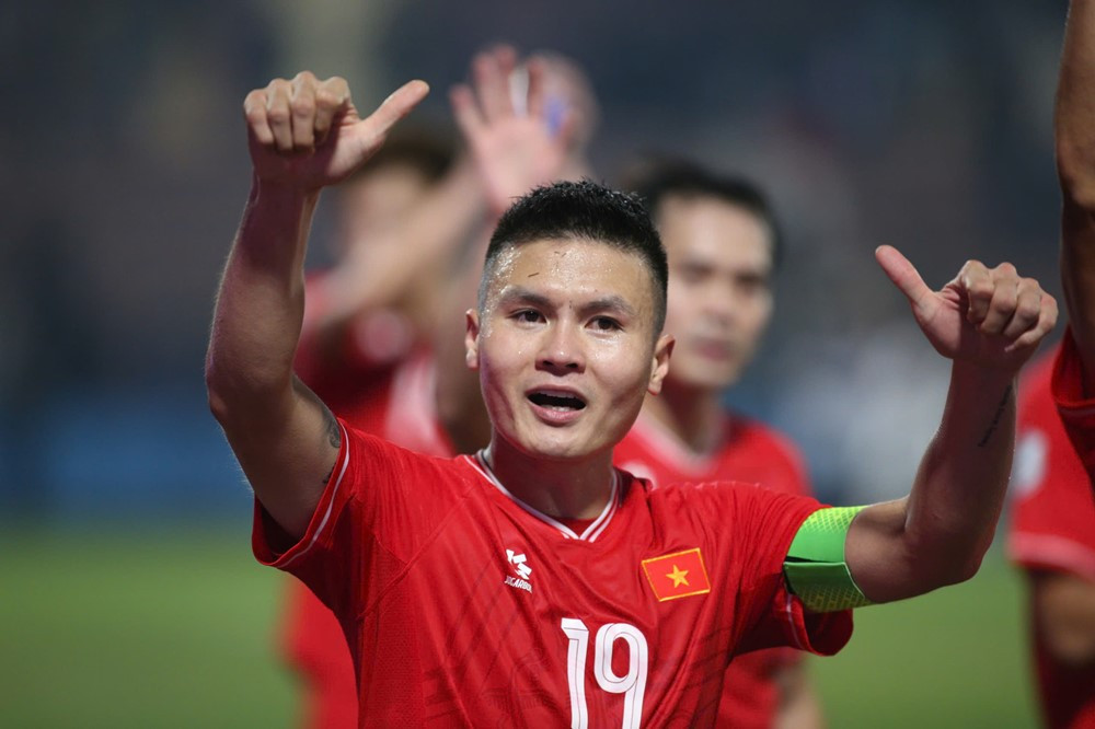 Cầu thủ Việt Nam ăn mừng chiến thắng tại AFF Cup 2024 - Tin thể thao.